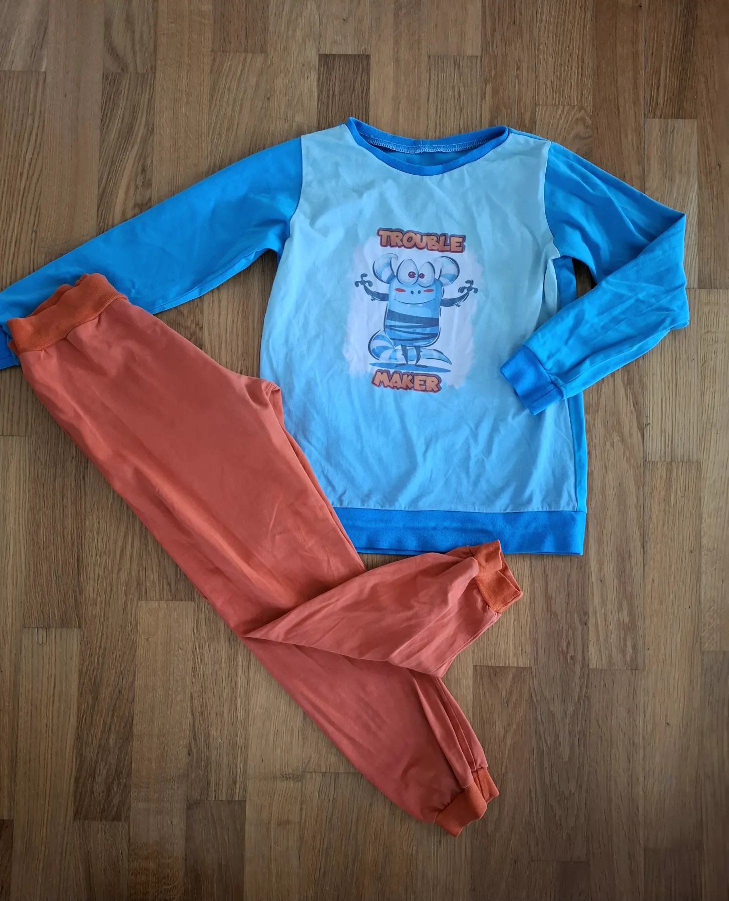 Schlafanzug 122 handmade Unikat Monster orange blau