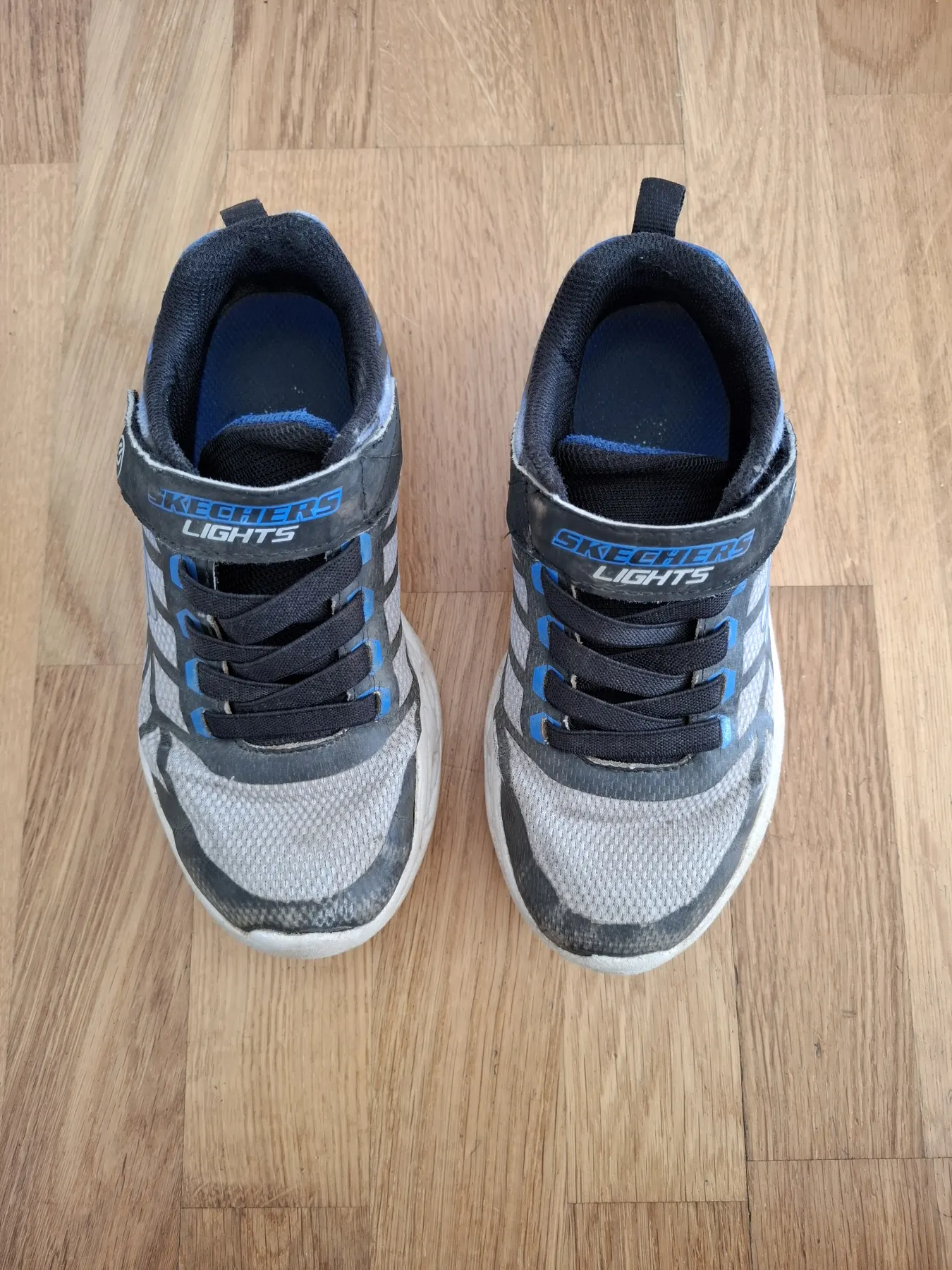 Sketchers, Gr. 31 Klettverschluss blau schwarz Blinkeschuhe Blinklichter
