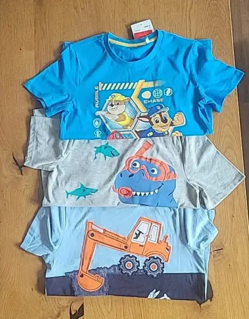 T-Shirts Gr. 134 Neu