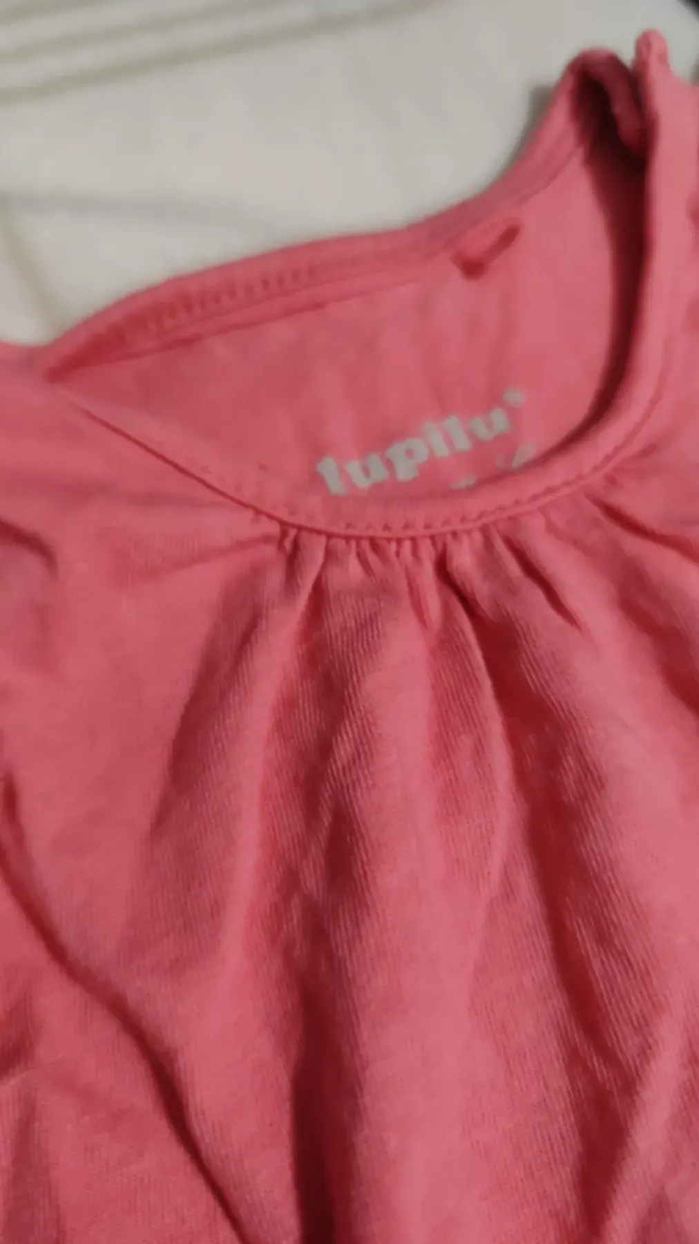sommerliches T-Shirt zu verkaufen