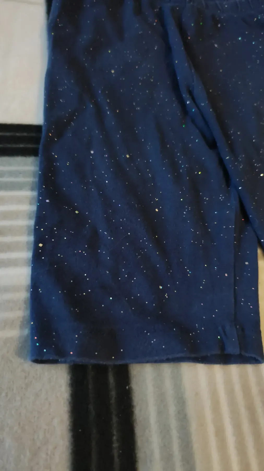schöne glitzernde Hose in 128 zu verkaufen