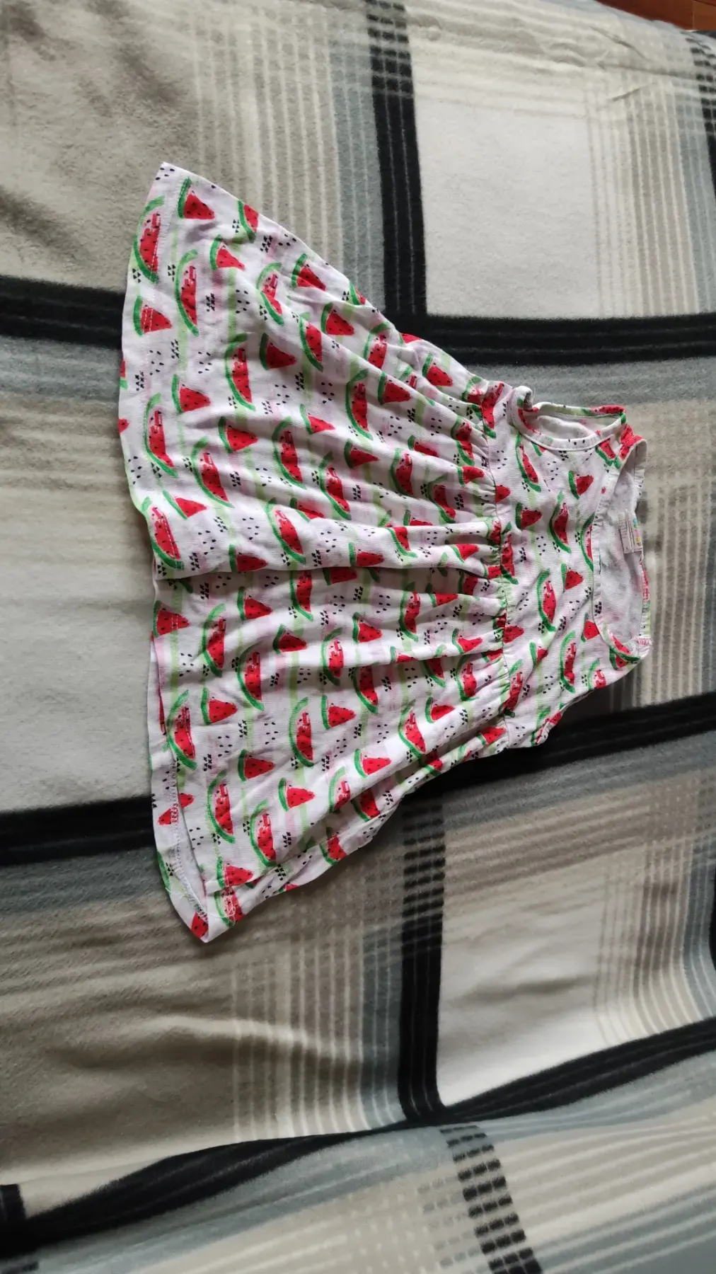 sommerliches Kleid mit Früchte Motiv