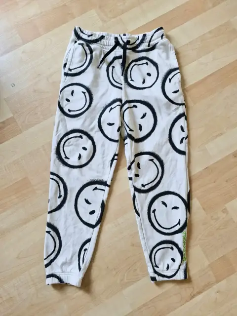 H&M Smiley World Jogger neuwertig 146