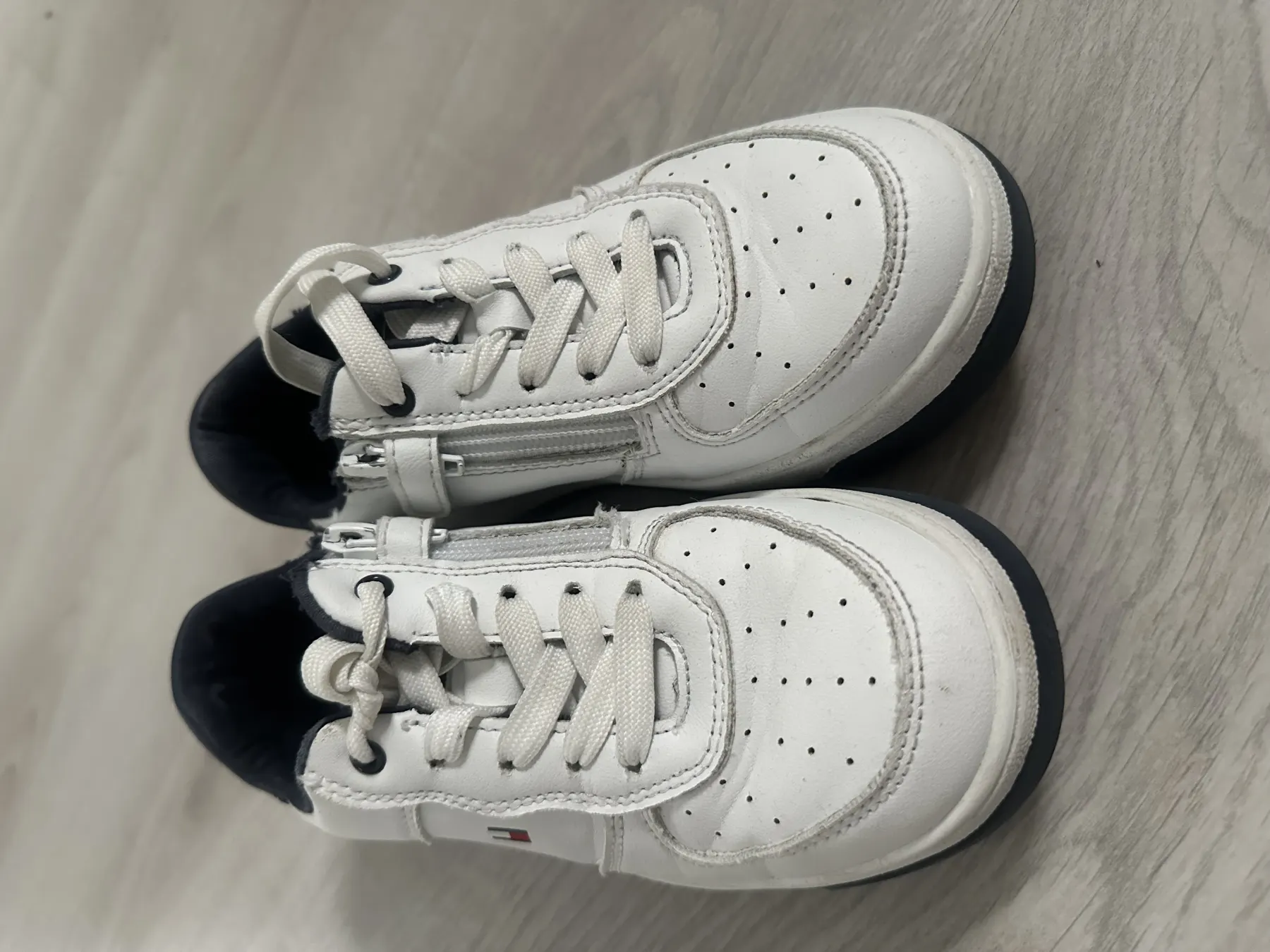 Tommy Hilfiger Schuhe Sneaker 31 weiß