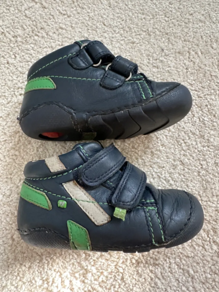 Schuhe Babyschuhe Elefanten Gr. 19