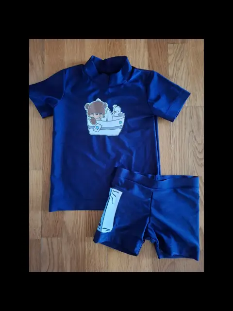 Set: Badehose & UV-Shirt 110 handmade Unikat Otter blau