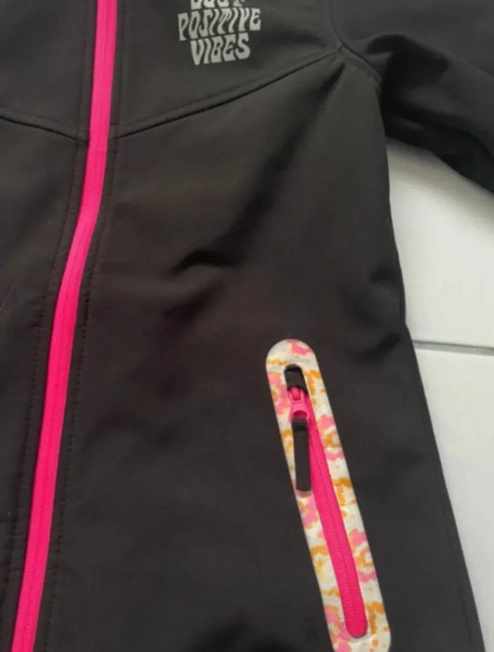 Neu! Softshell Jacke Gr. 134/140