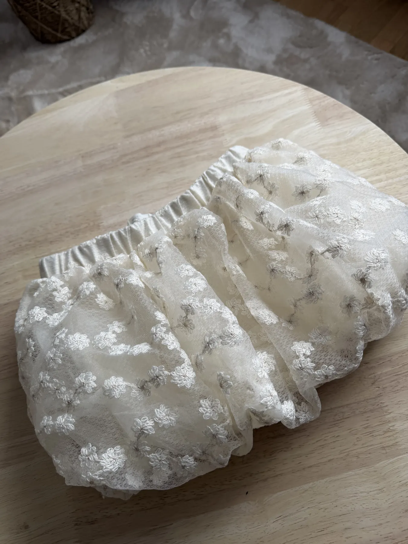 H&M Tüllrock / Bloomer in Cremeweiß mit Blumenstickerei Gr. 98/104 - Neu