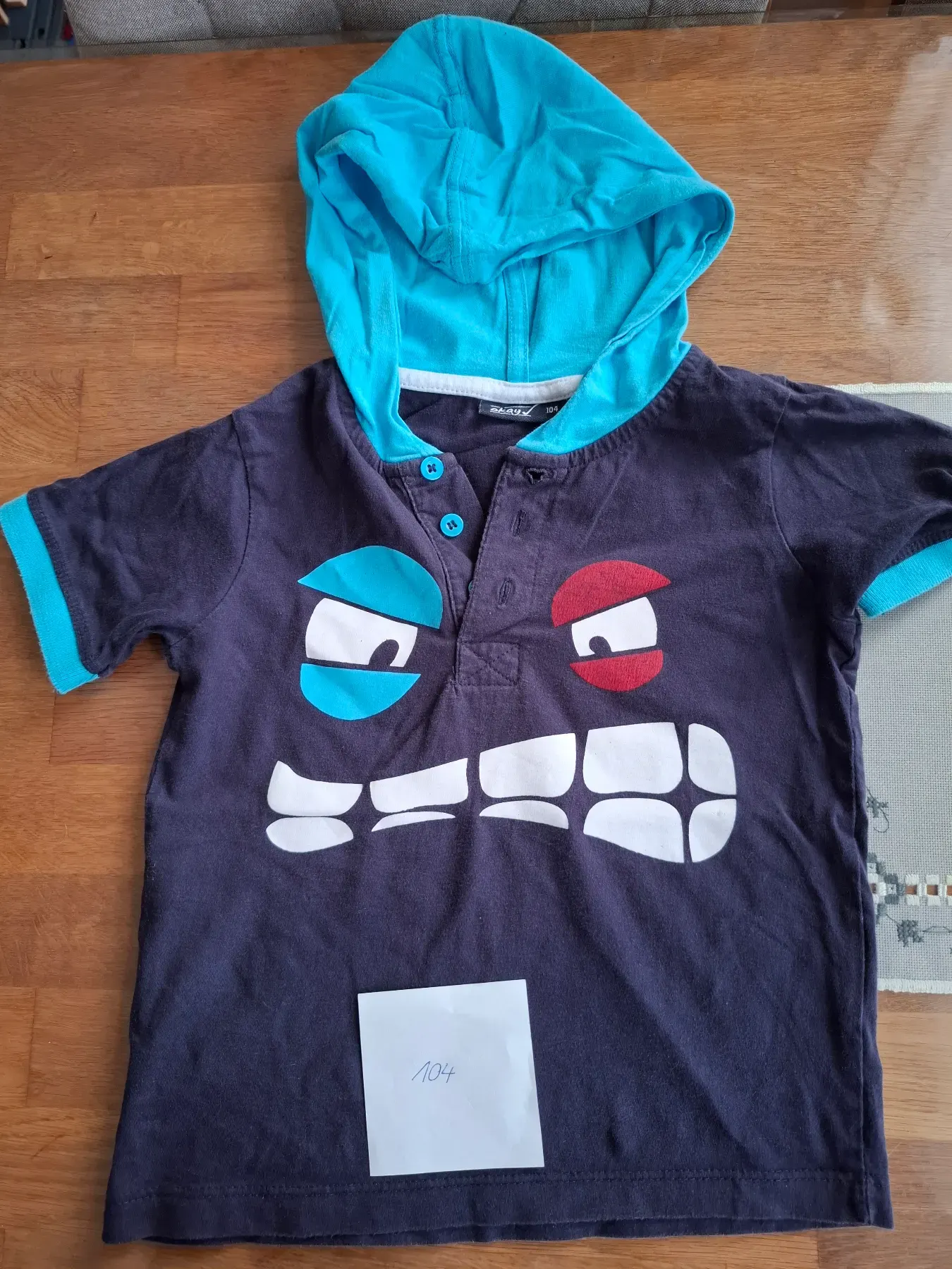 Tshirt mit Kapuze