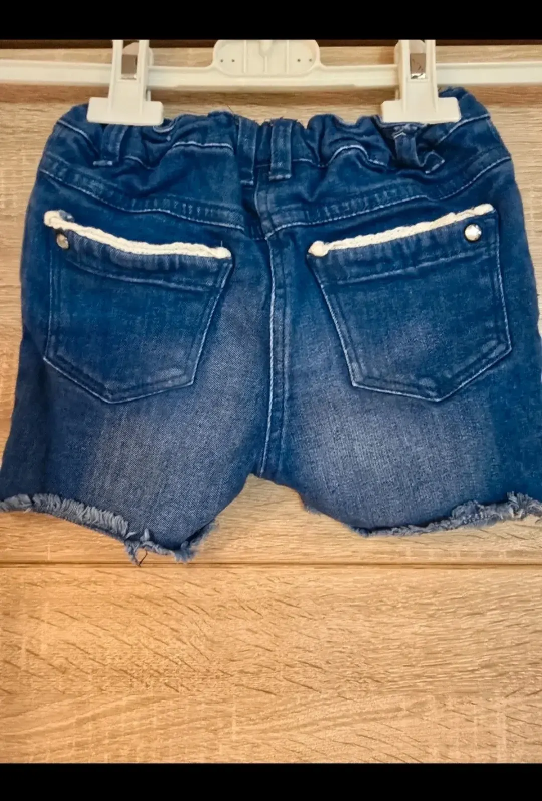 Schöne Mädchen Jeans Short Größe 104