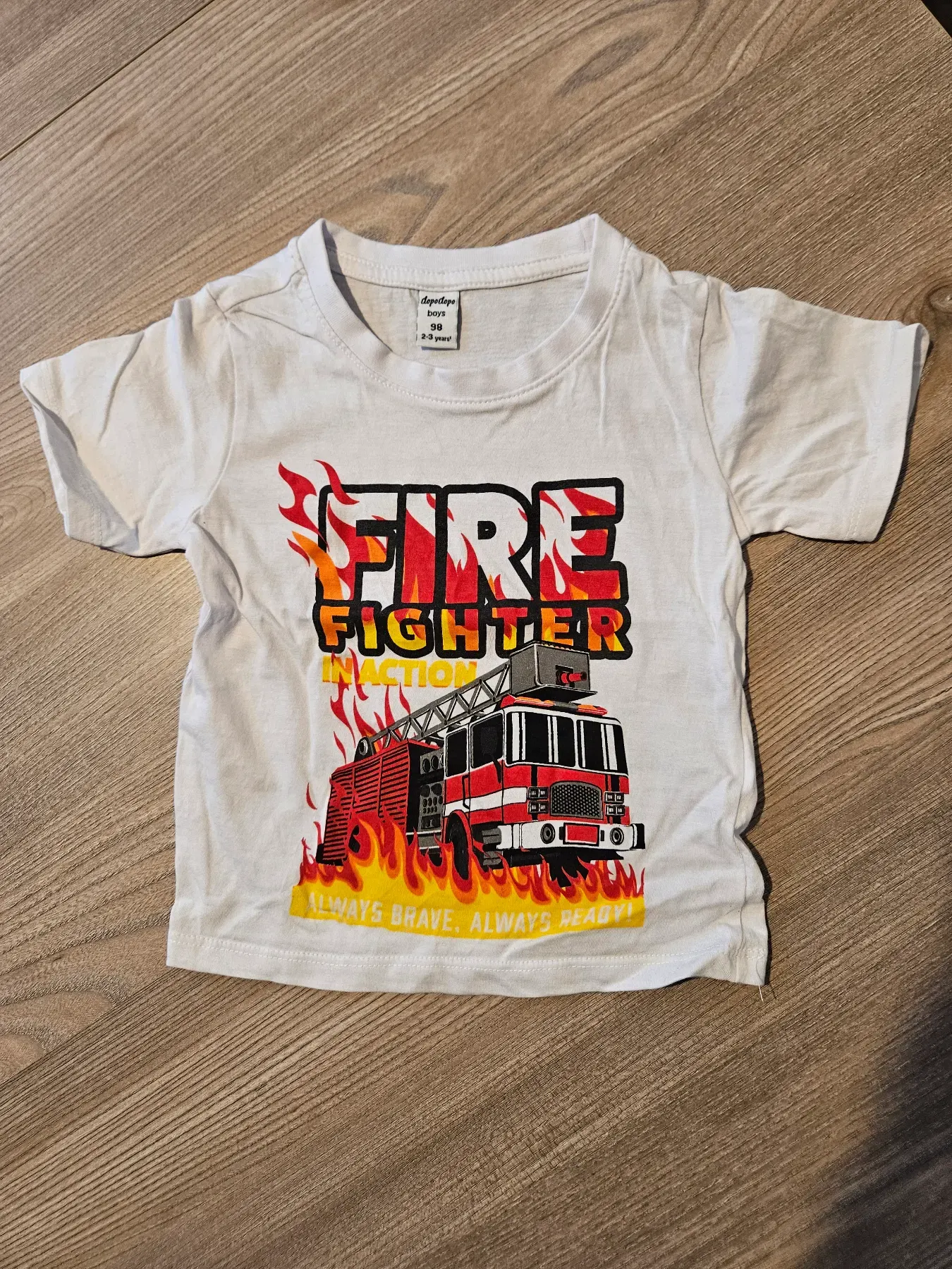2 T-Shirts mit Feuerwehrmotiv, Gr. 98