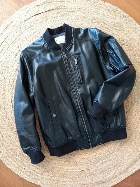 Zara Lederjacke Gr 152, Junge, Kunstleder, schwarz, College Jacke, Herbst