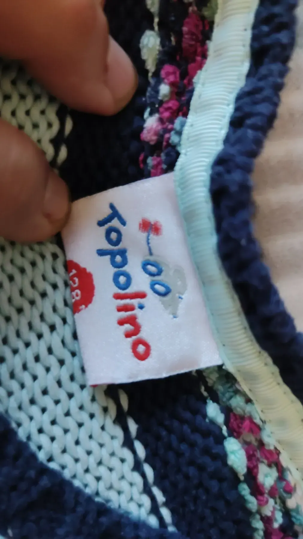 schöne farbenfrohe Strickjacke zu verkaufen