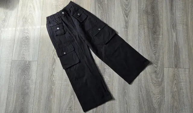 Weite Hose/ Baggy/ Fallschirmhose Gr. 140