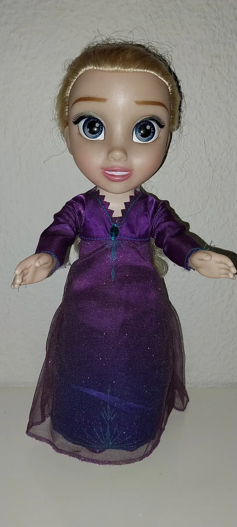 Singende Elsa-Puppe