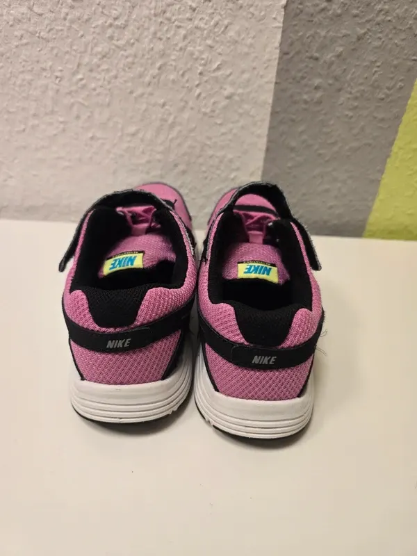 Schuhe Nike Gr. 35