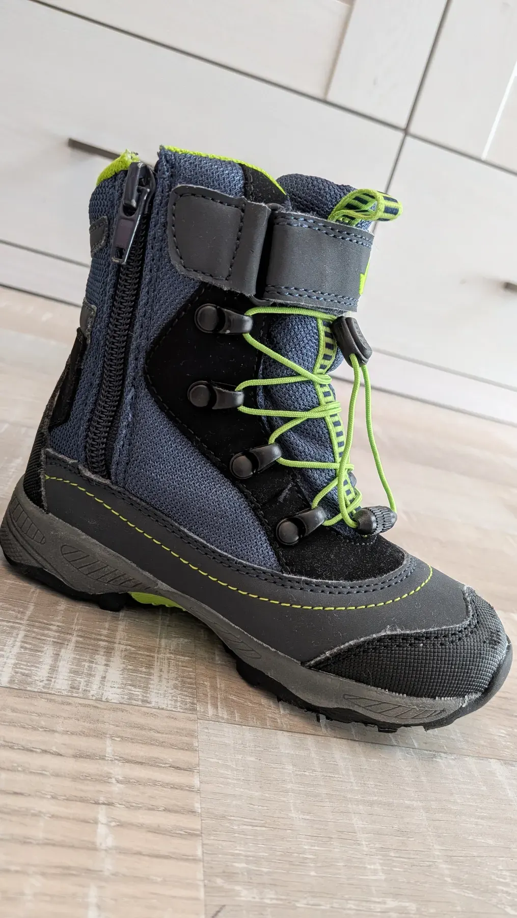 Neuwertig Winterstiefel von Lico ( Wasserabweisend und Atmungsaktiv )