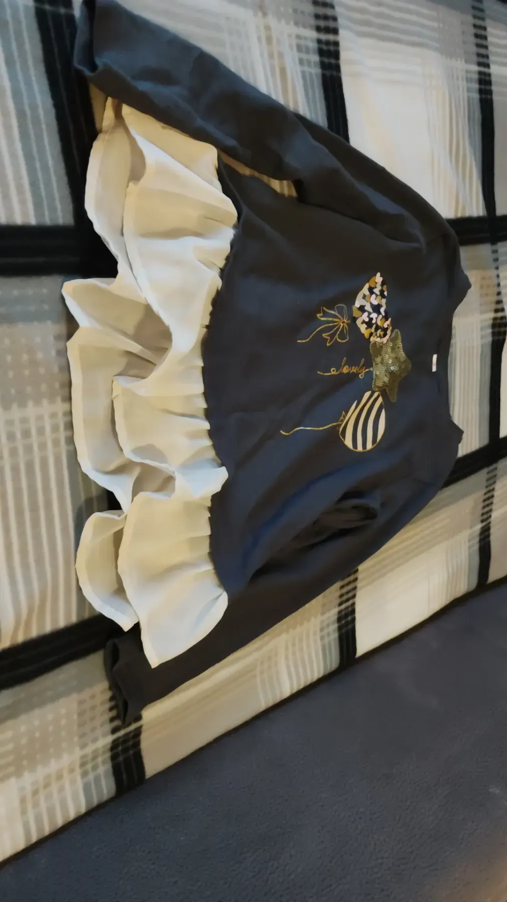 Langarmshirt mit Tüll zu verkaufen