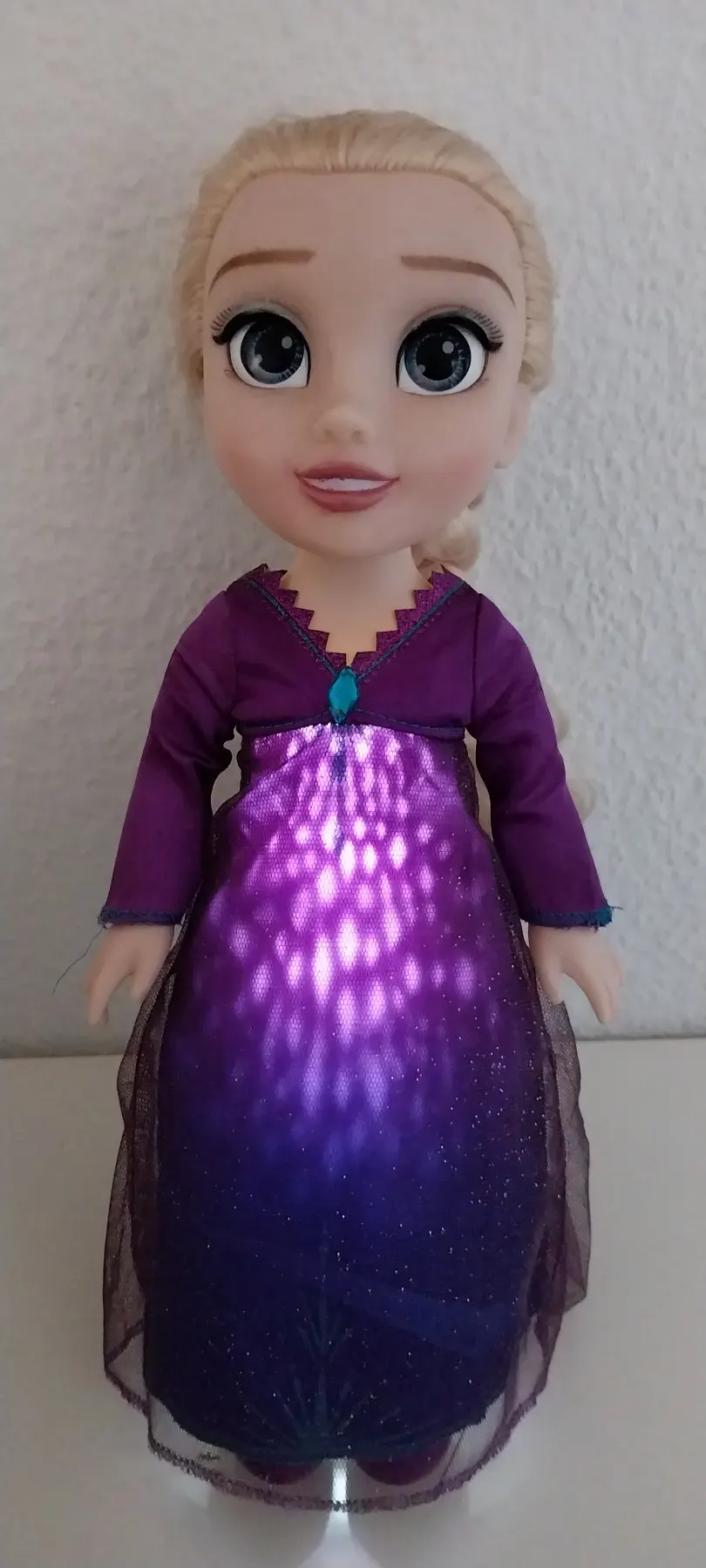 Singende Elsa-Puppe