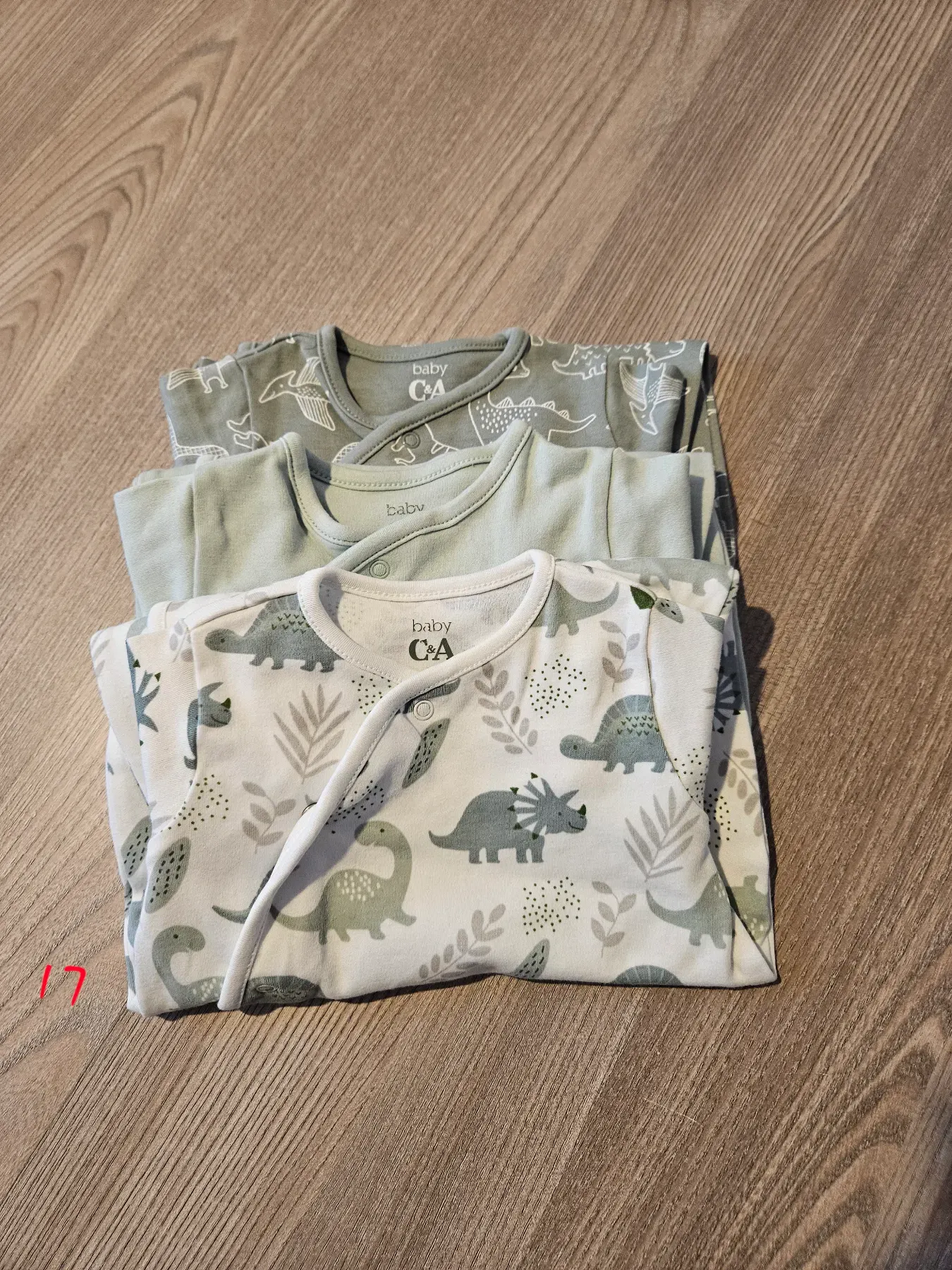 3 Schlafanzüge, Gr. 62, für Dino Fans