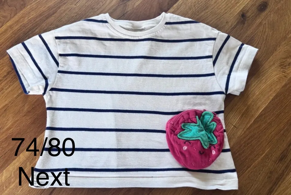 Next Next T-Shirt mit Erdbeere