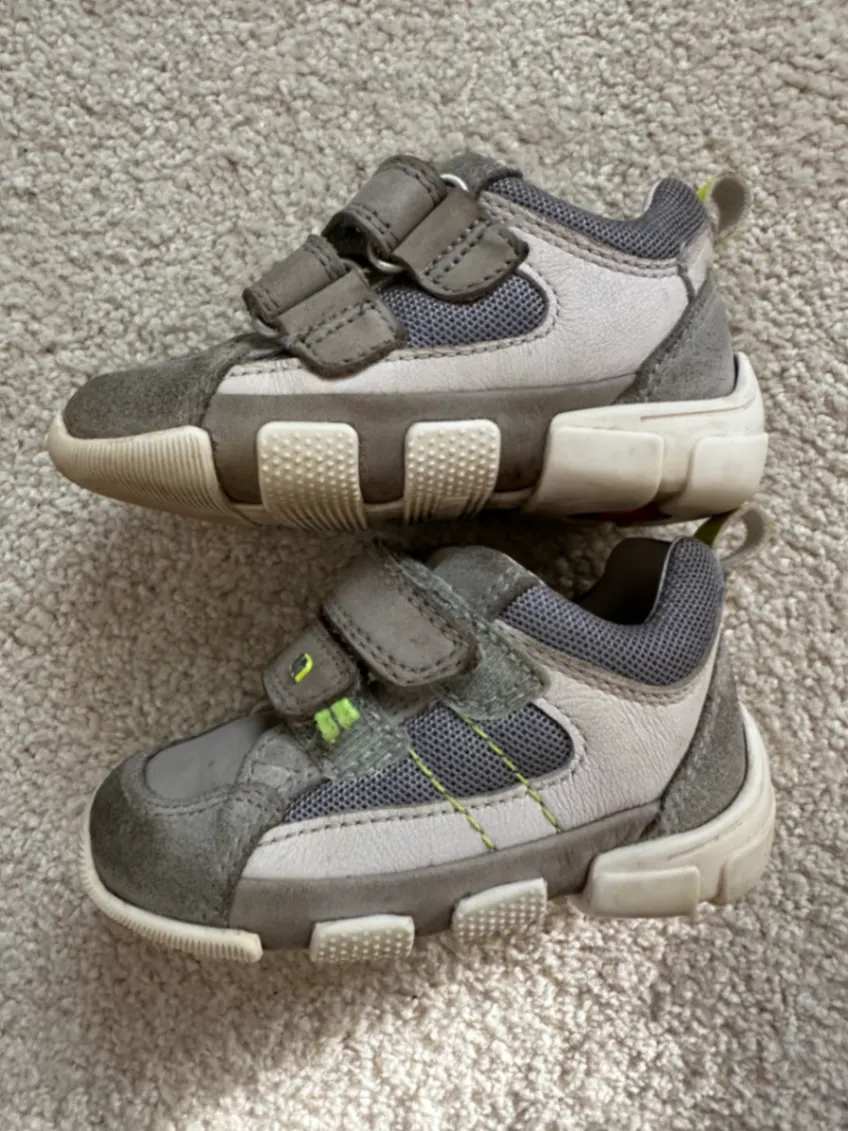Schuhe Babyschuhe Elefanten Gr. 19
