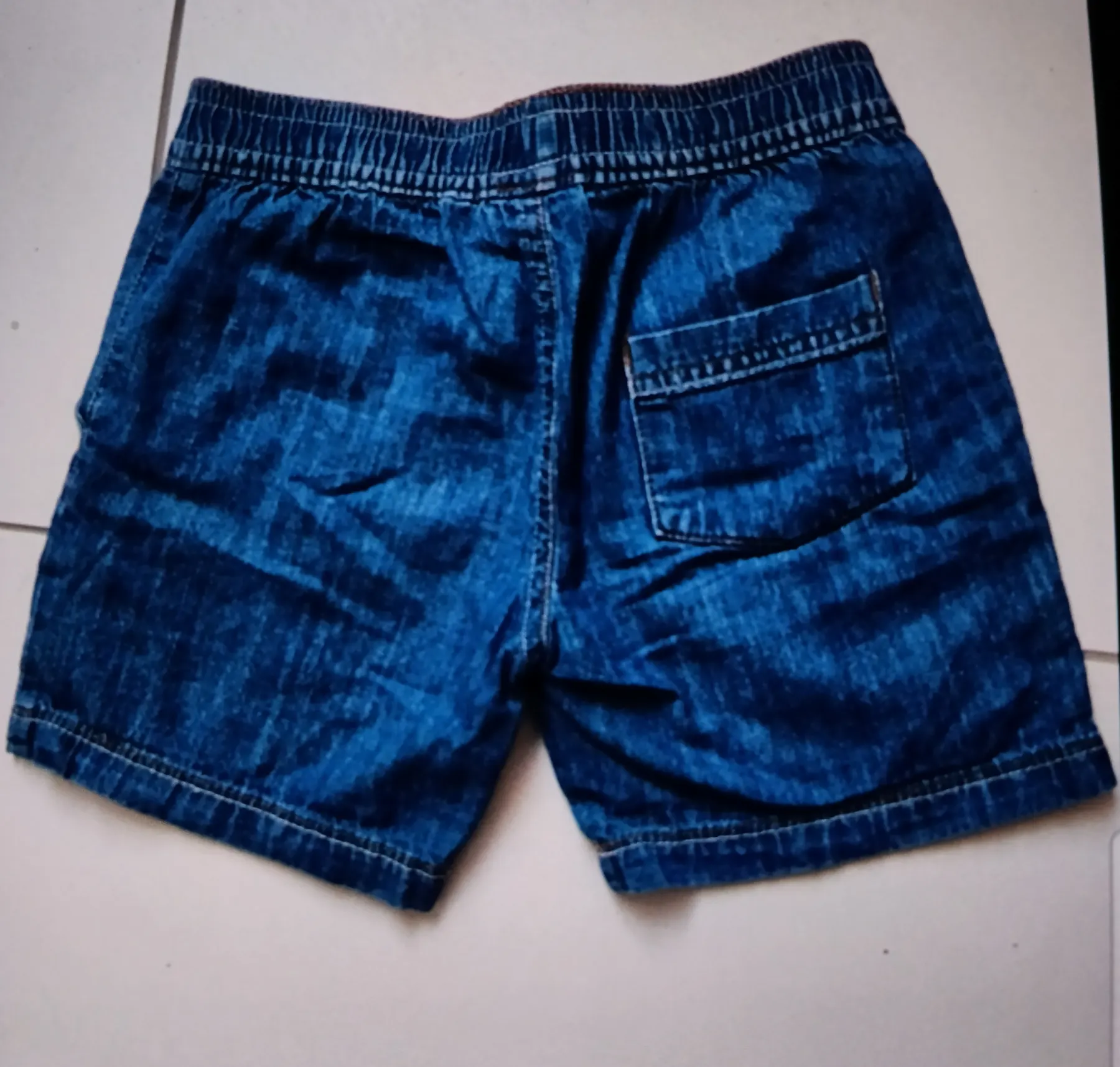 Kurze Jeanshose (impidimpi)