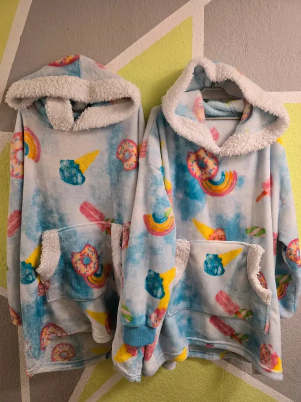 2x Winthome Kuschelhoodie Kuscheldecke