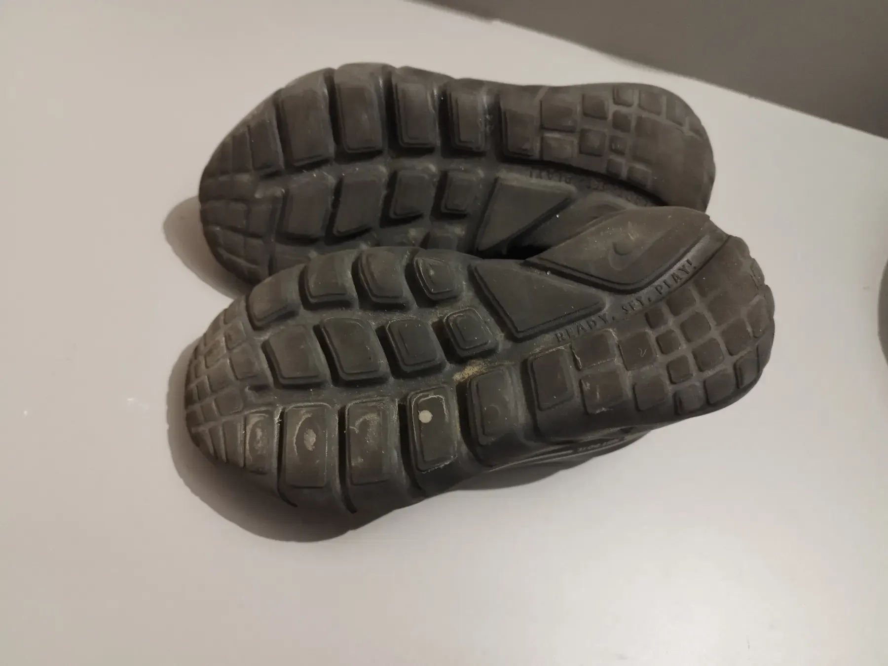 Sneaker Nike Größe 28