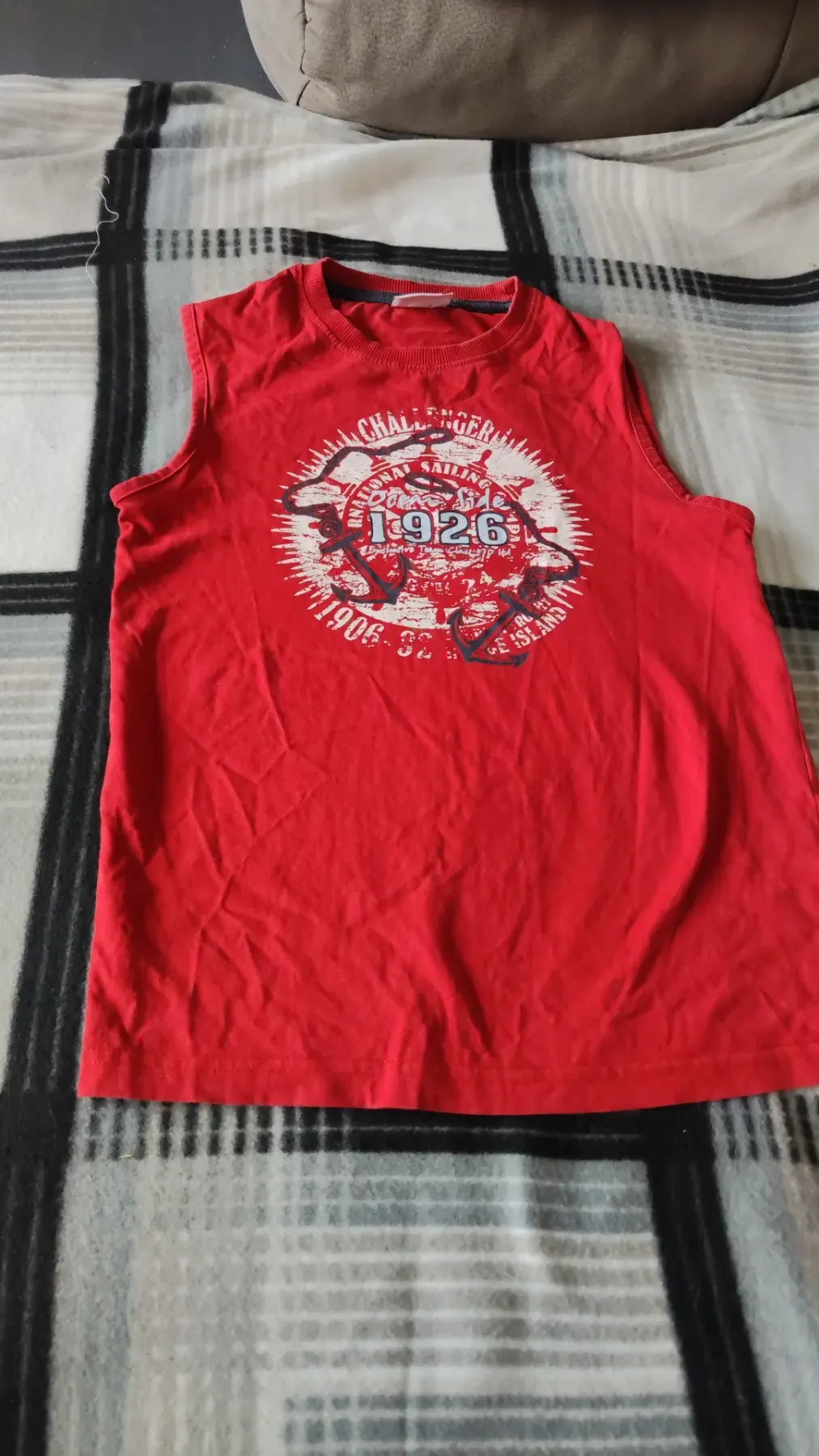 schönes Tanktop für den Sommer zu verkaufen