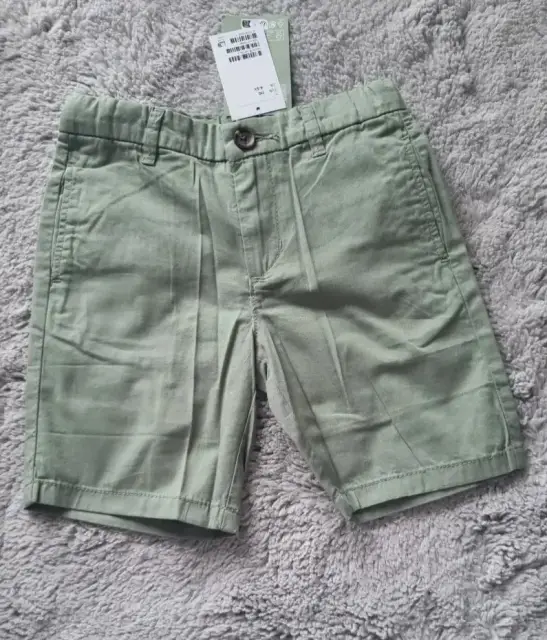 #170 salbeigrüne kurze Sommer Chino shorts h&m gr. 110