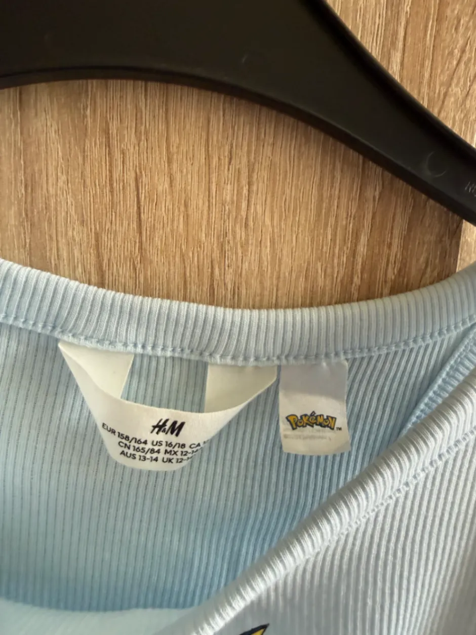 H&M Top mit Pokemon Motiv