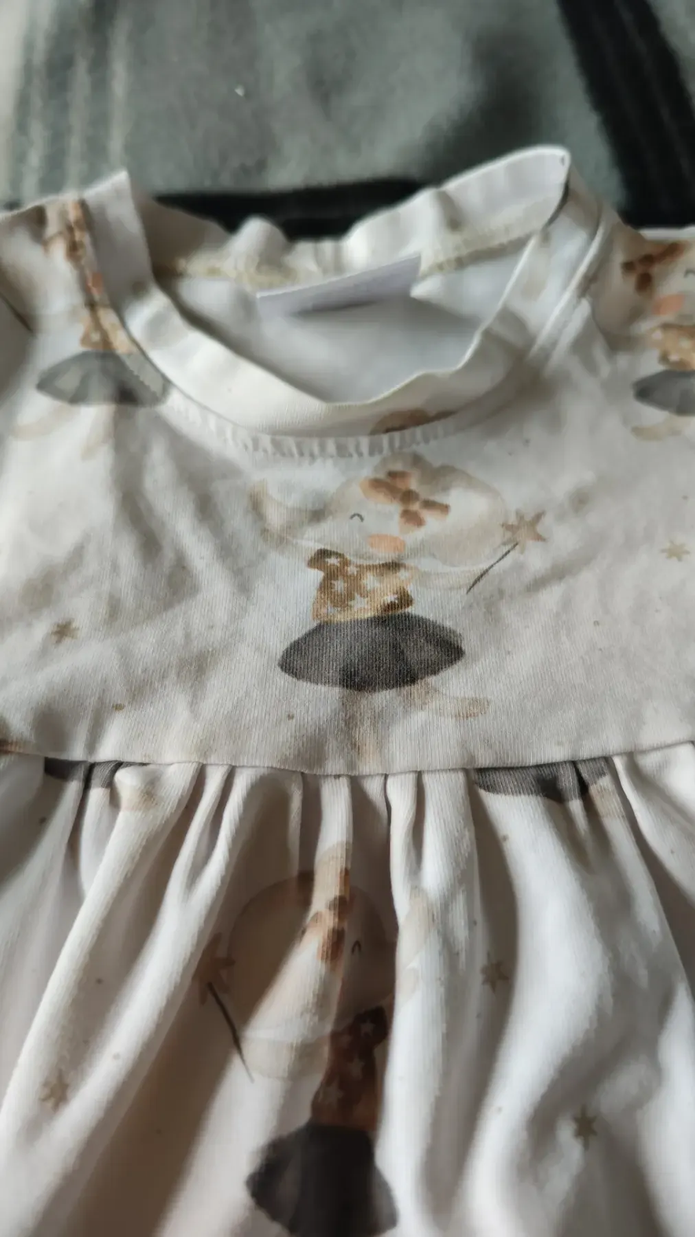 Kleid mit elefantenmotiv