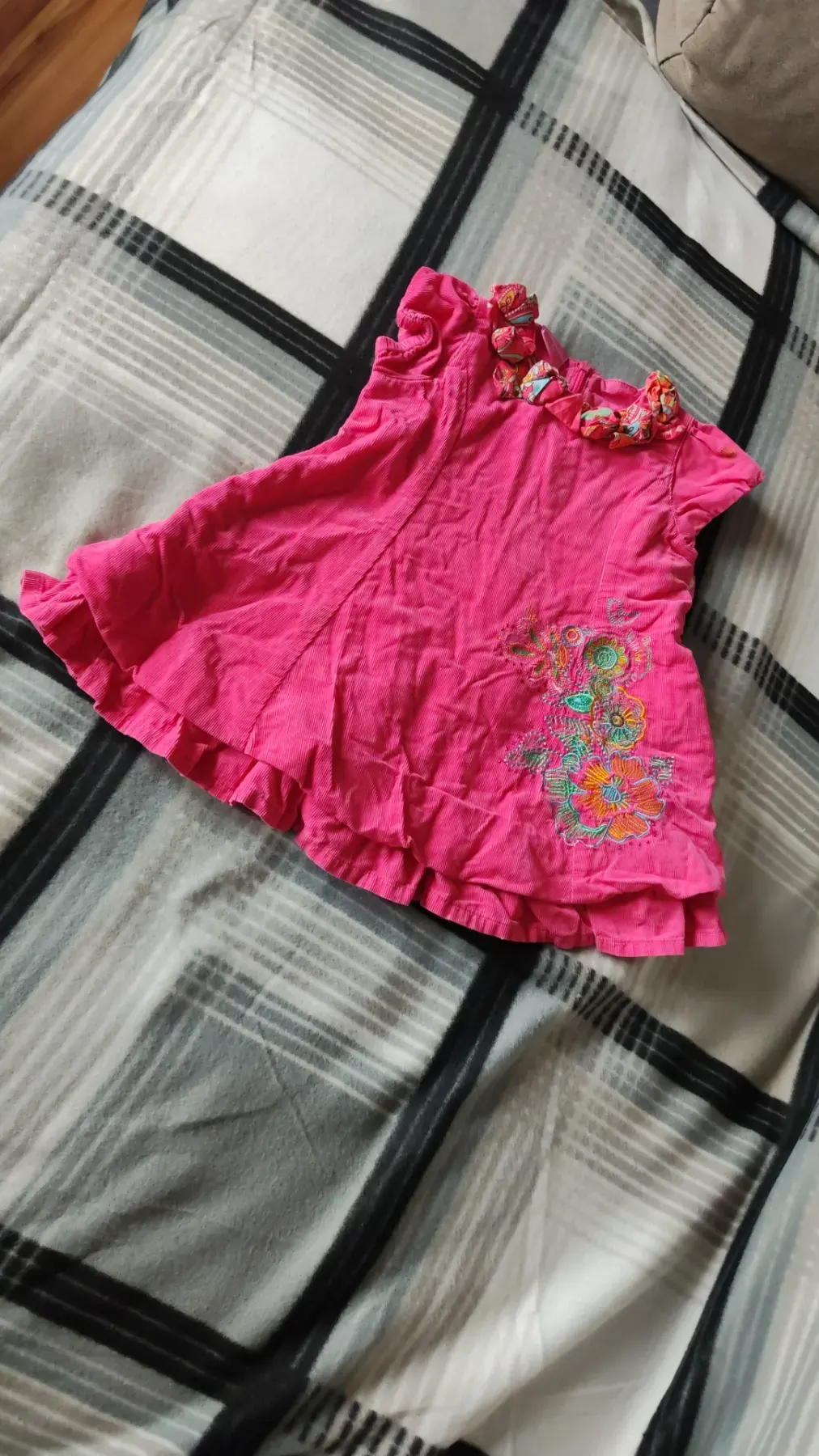 Spanisch angehauchtes sommerkleid