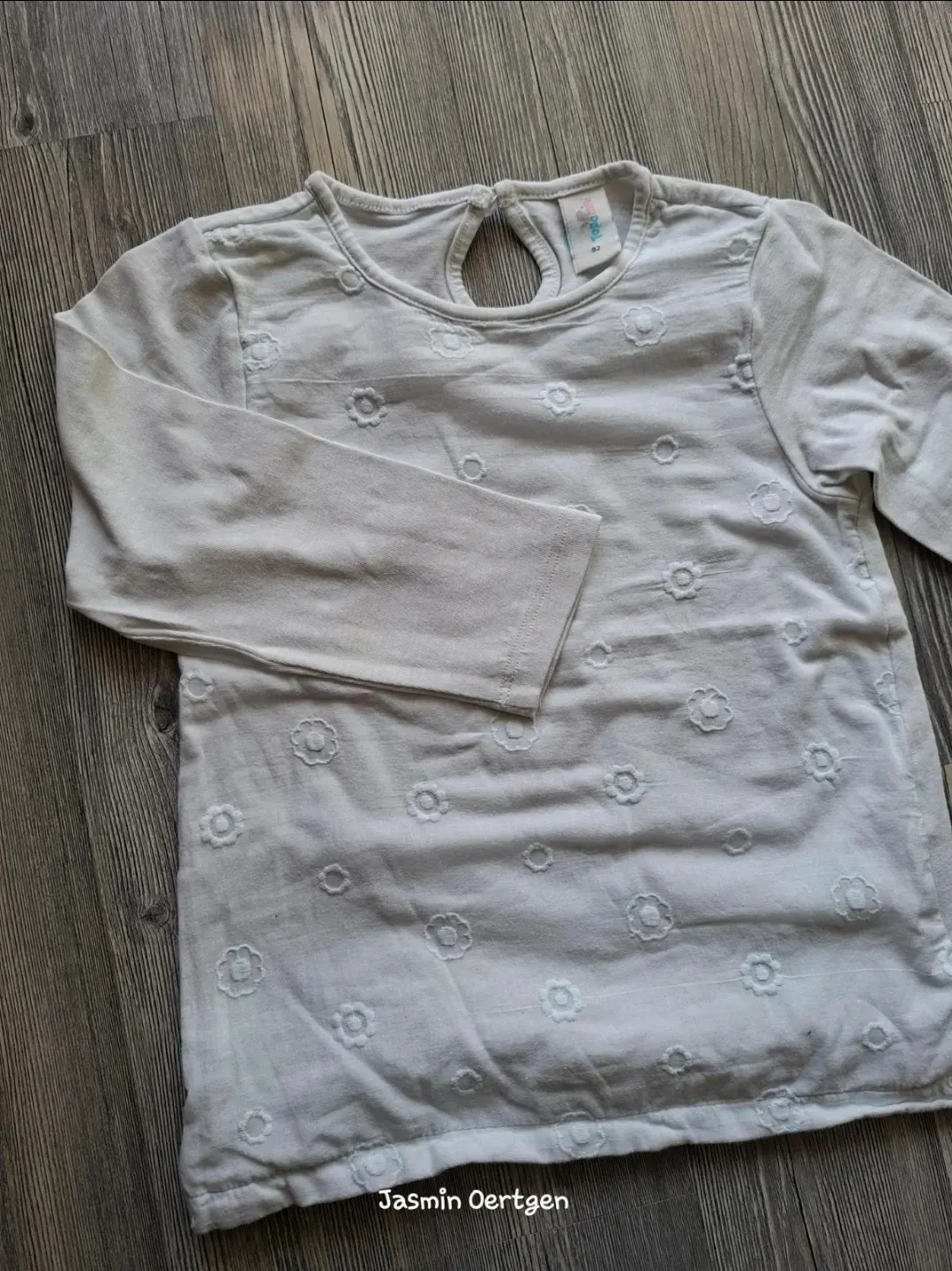 Weißes Langarmshirt mit Lochstickerei | Topomini | Gr. 92