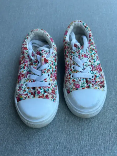 Sneaker Gr. 25