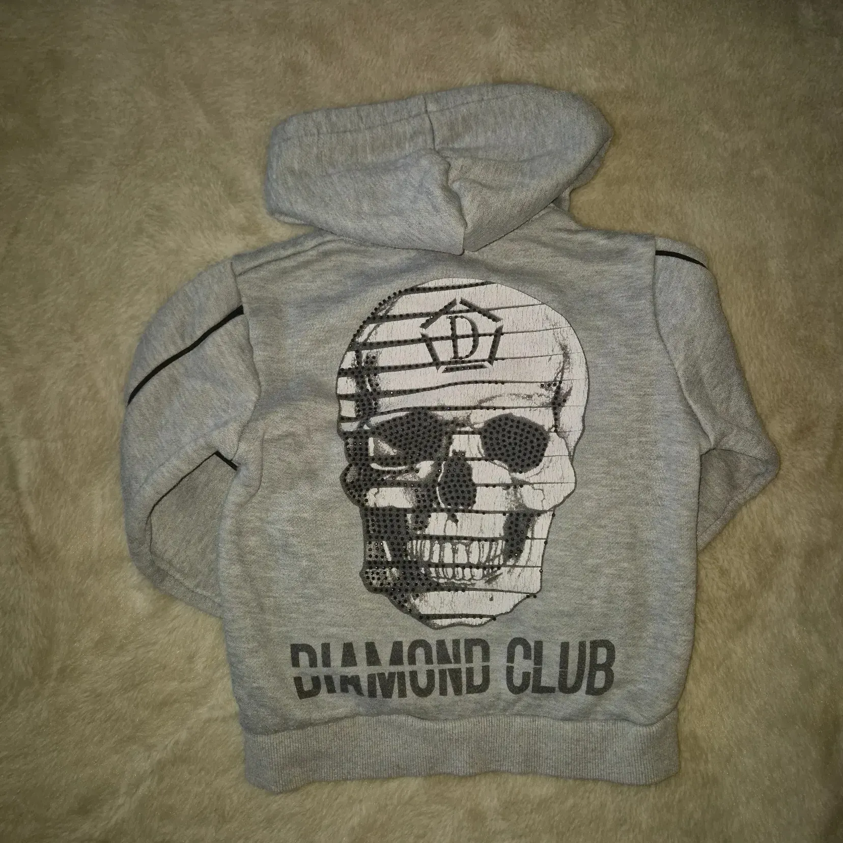 Graue Skull-Sweatjacke Gr. 104