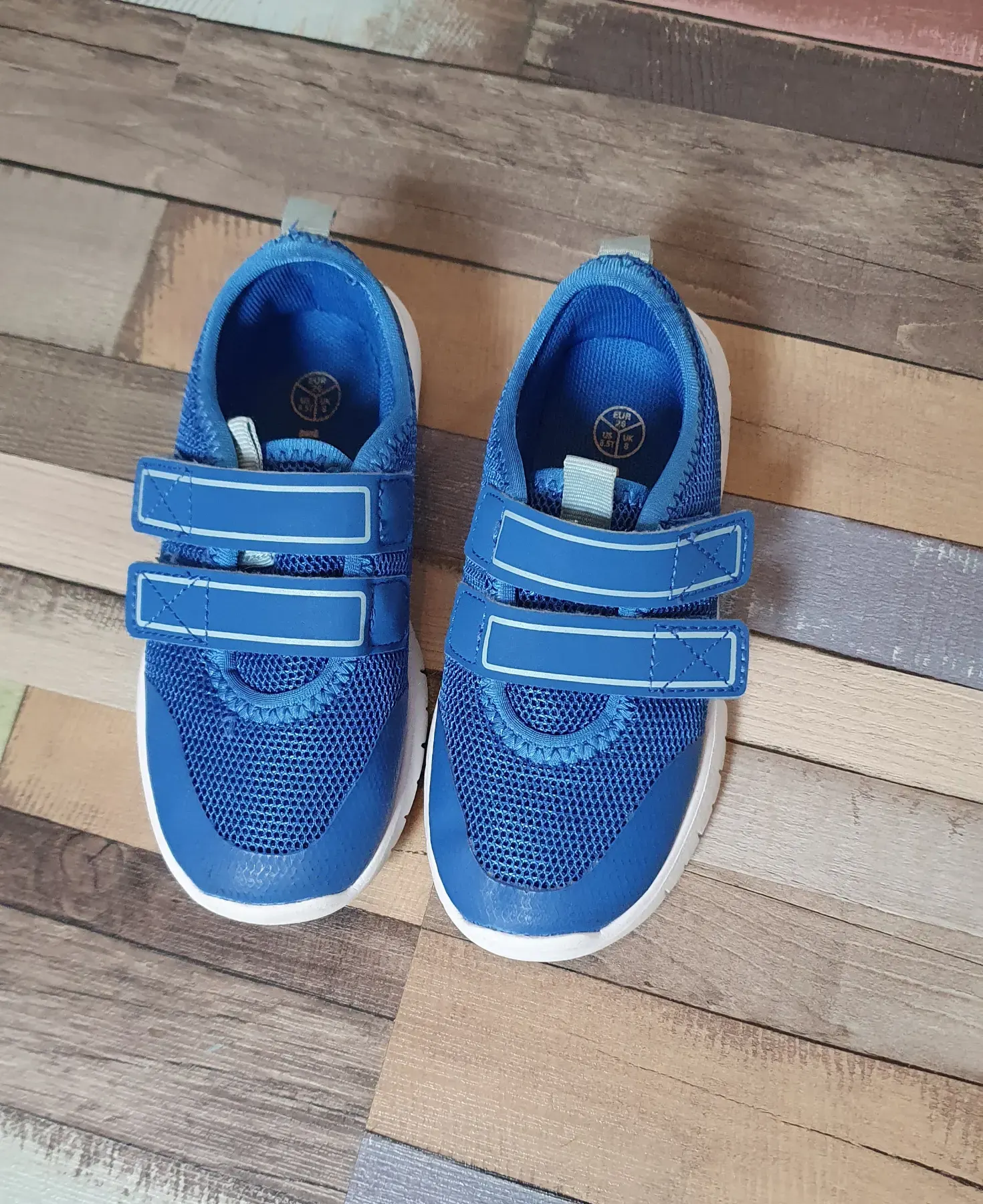 Turnschuhe, Sportschuhe Jungs Gr. 26