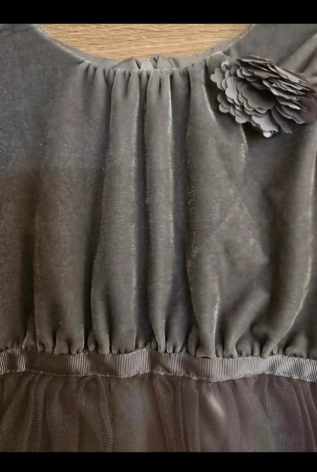 Schönes Mädchen Kleid Größe 104