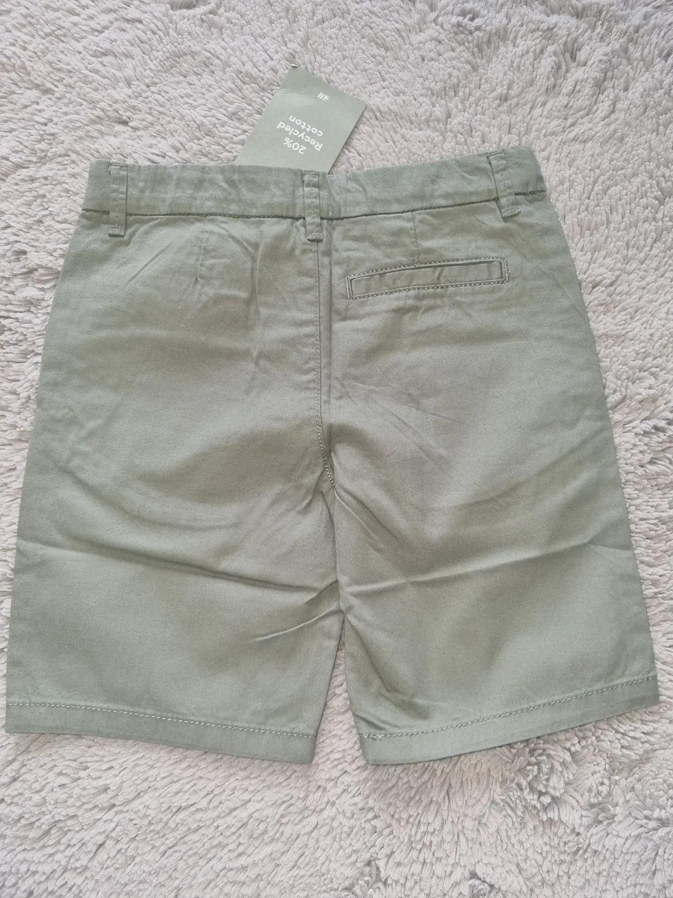 #170 salbeigrüne kurze Sommer Chino shorts h&m gr. 110