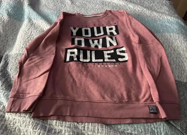Sweatshirt