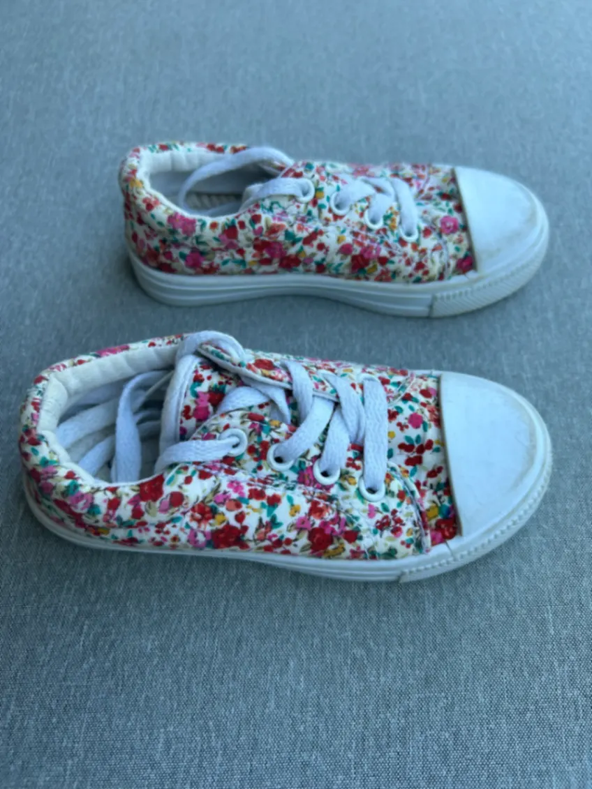 Sneaker Gr. 25