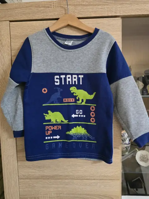 Tolles Jungen Sweatshirt Größe 116