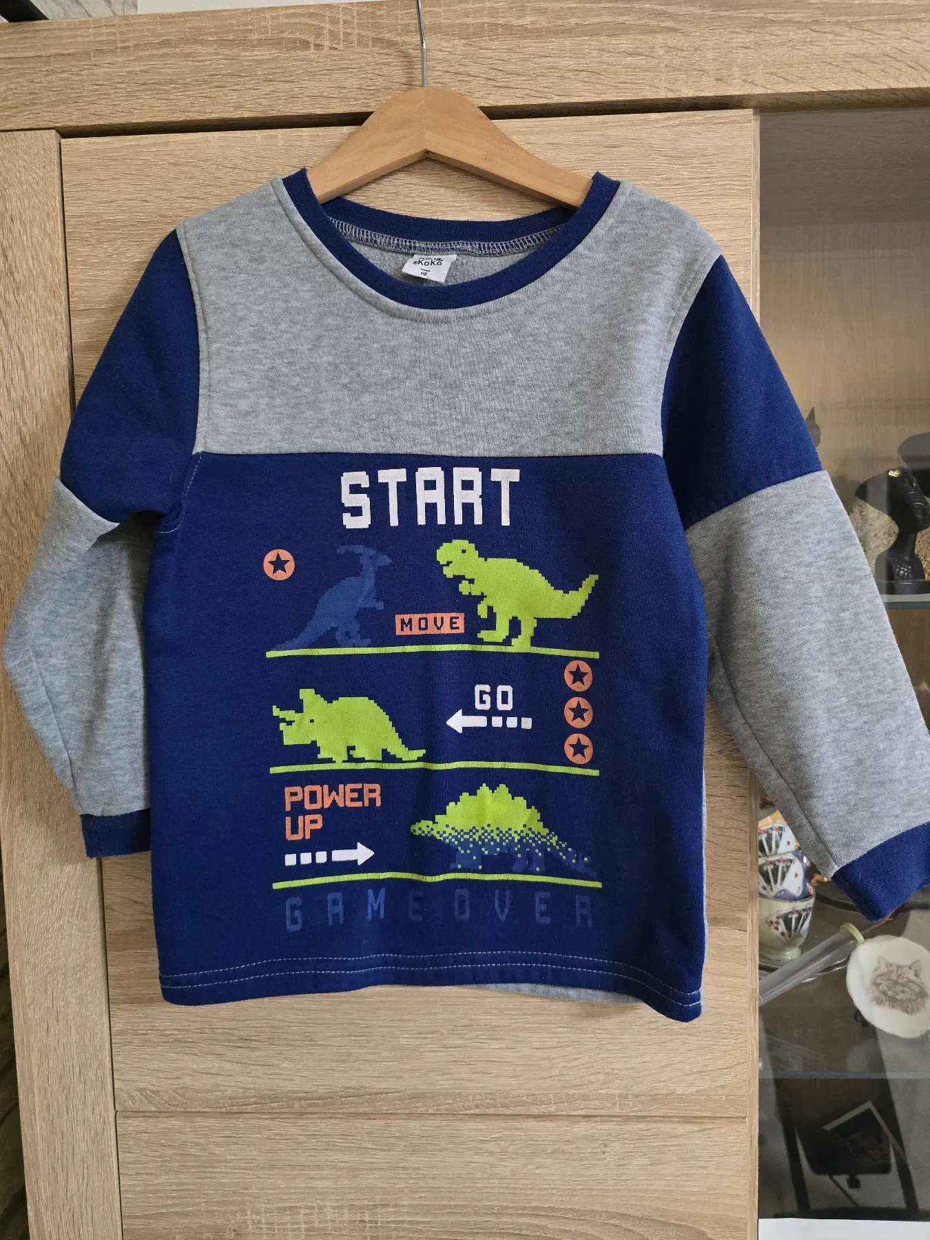 Tolles Jungen Sweatshirt Größe 116
