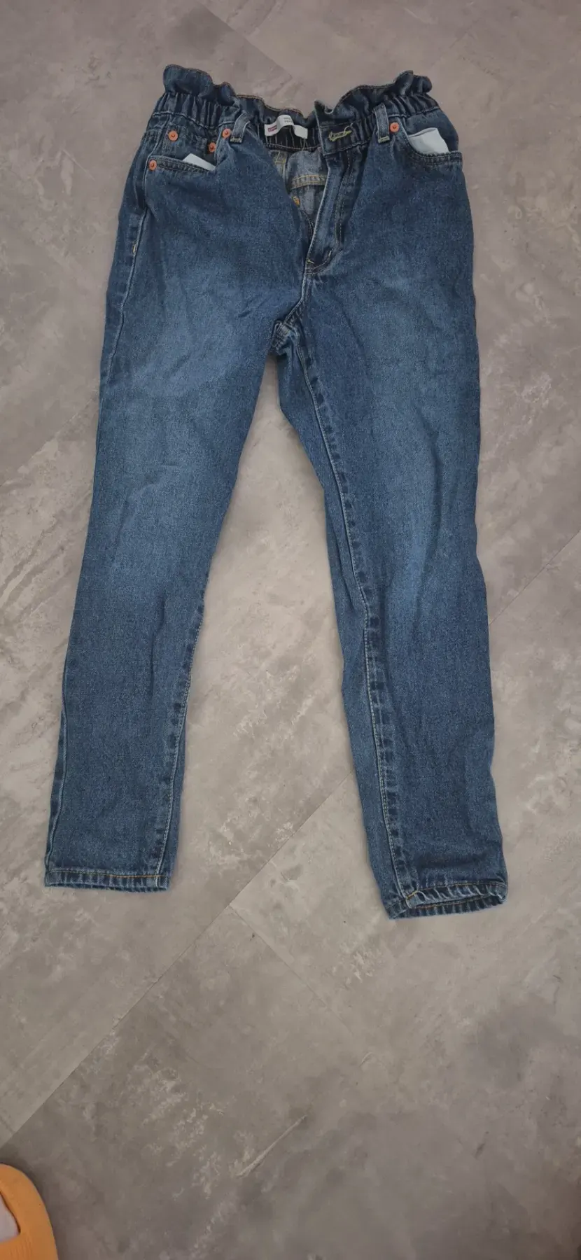 Sommerhosen und Jeans